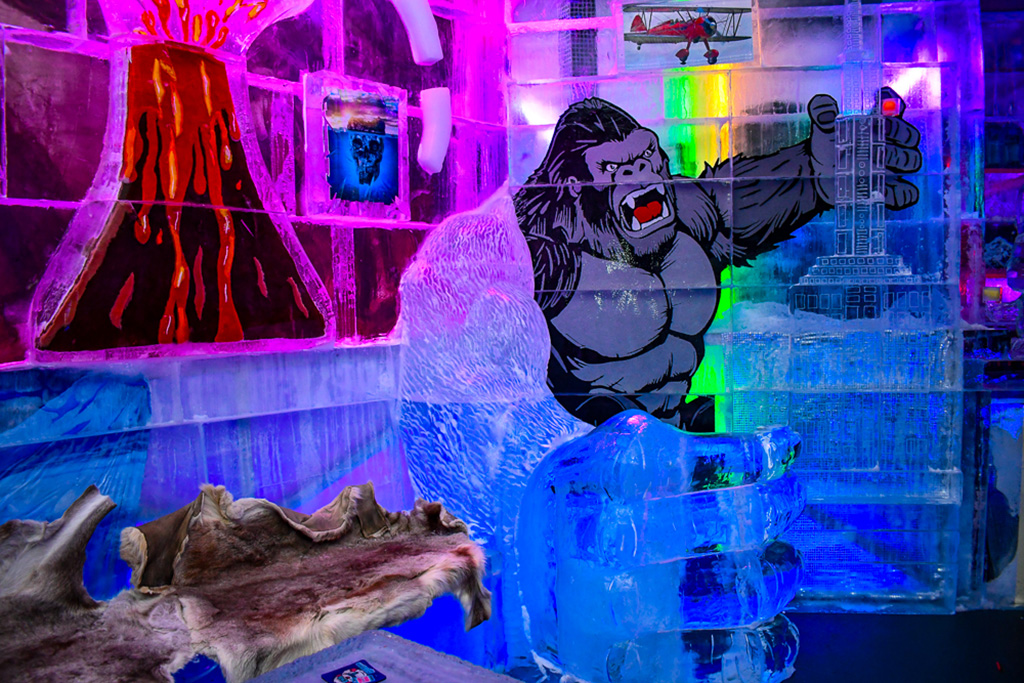 Minus5º ICEBAR Unveils New Ice Sculptures Including King Kong and Pirates